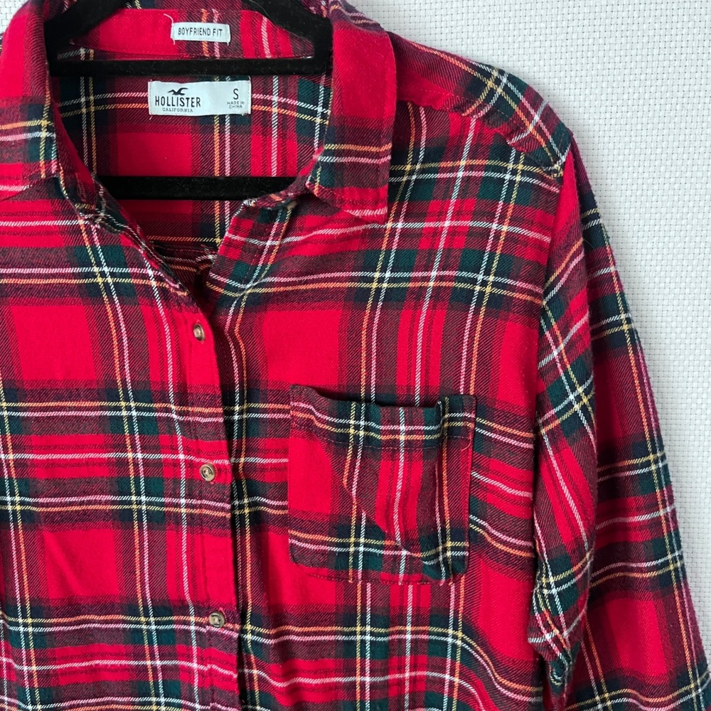 Hollister Womens Red Black Plaid Boyfriend Fit Flannel Button Down Shirt Small - Picture 7 of 9